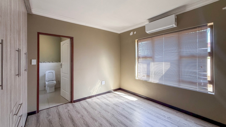 4 Bedroom Property for Sale in Birdwood Estate North West